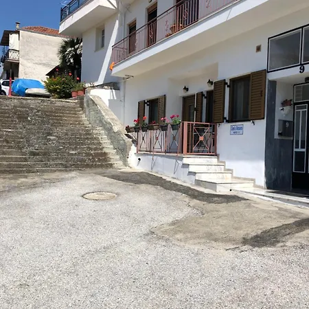 Eleni's Meteora *